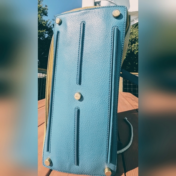 94 Saint Laurent's YSL Muse Multicolor Leather Handbag - Picture 11 of 16